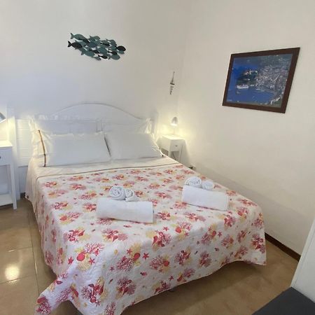Lipari Centro Storico Flat 7 Mins From Port Apartment Ngoại thất bức ảnh